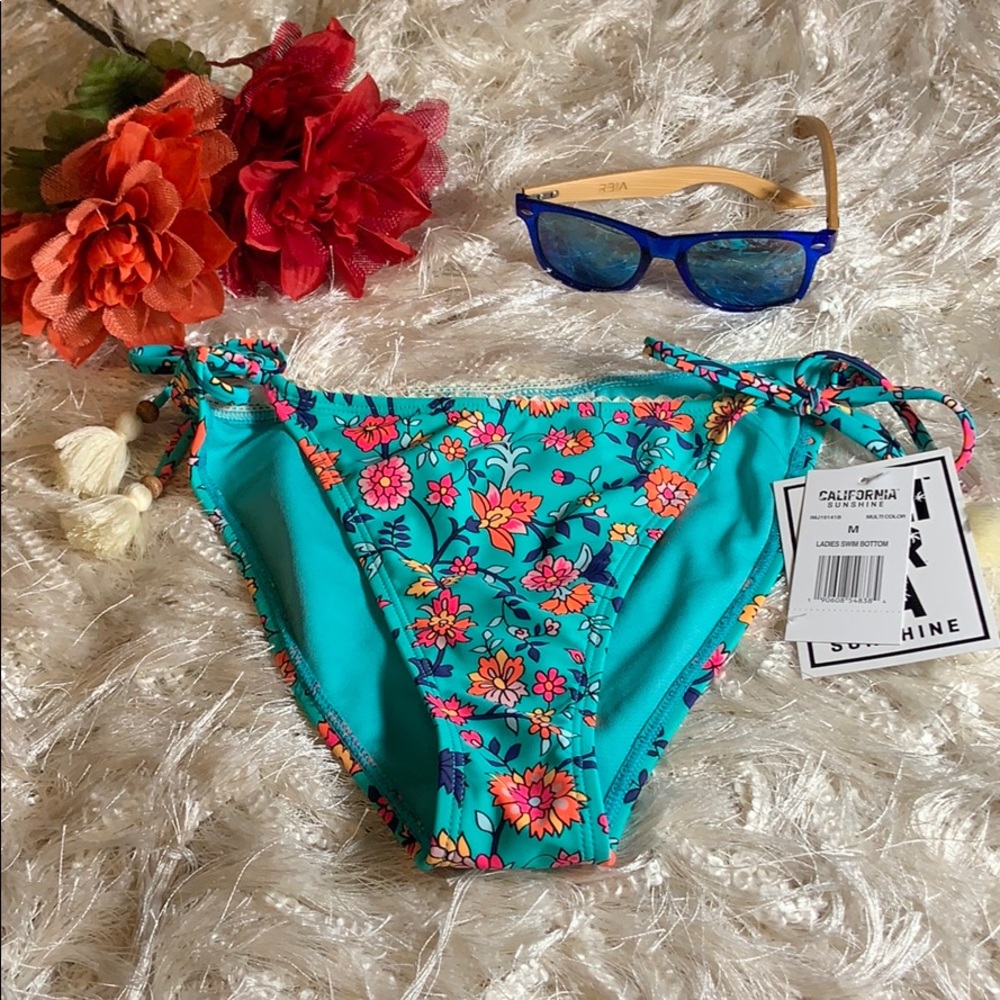 NWT California Sunshine bikini bottom size Medium